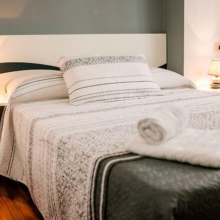 Apartamentos Enteros O Lagar Мелиде Экстерьер фото