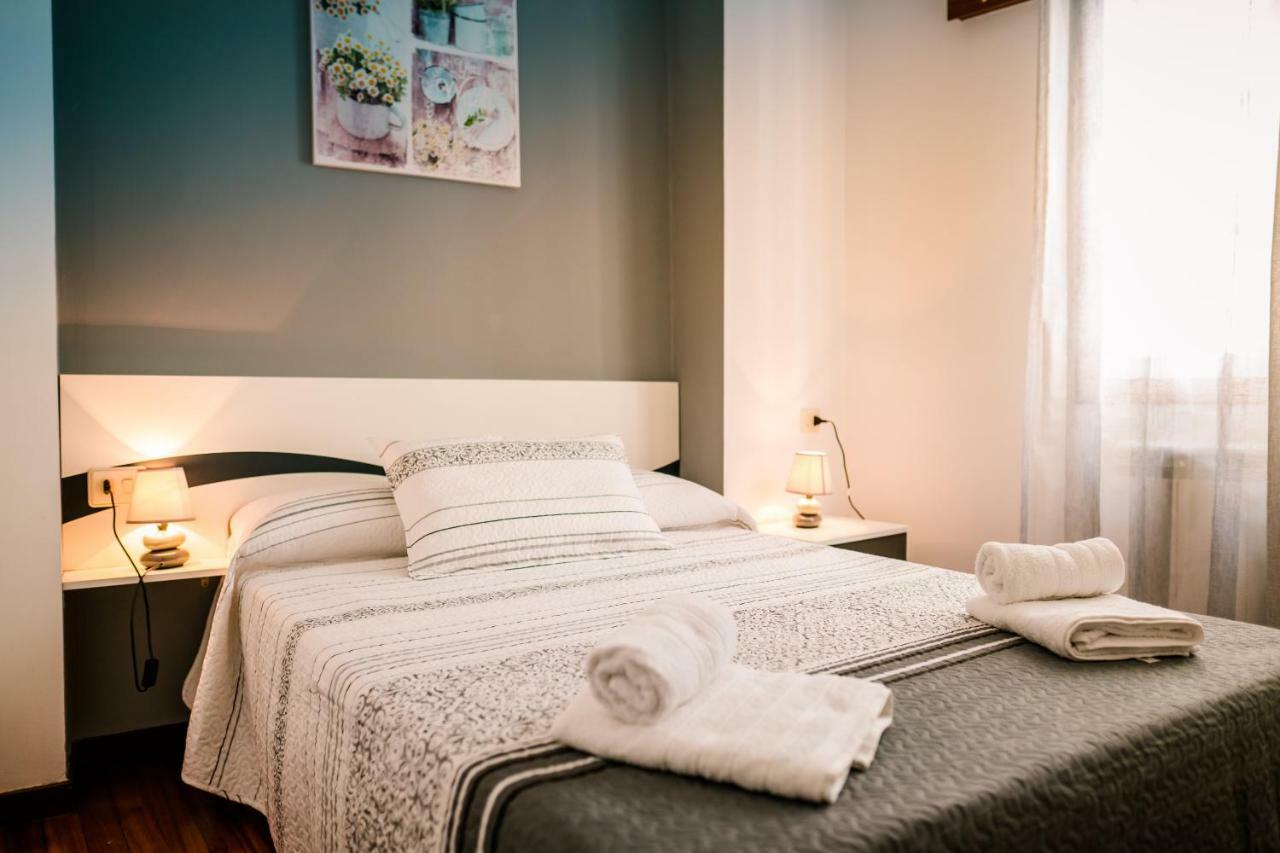Apartamentos Enteros O Lagar Мелиде Экстерьер фото