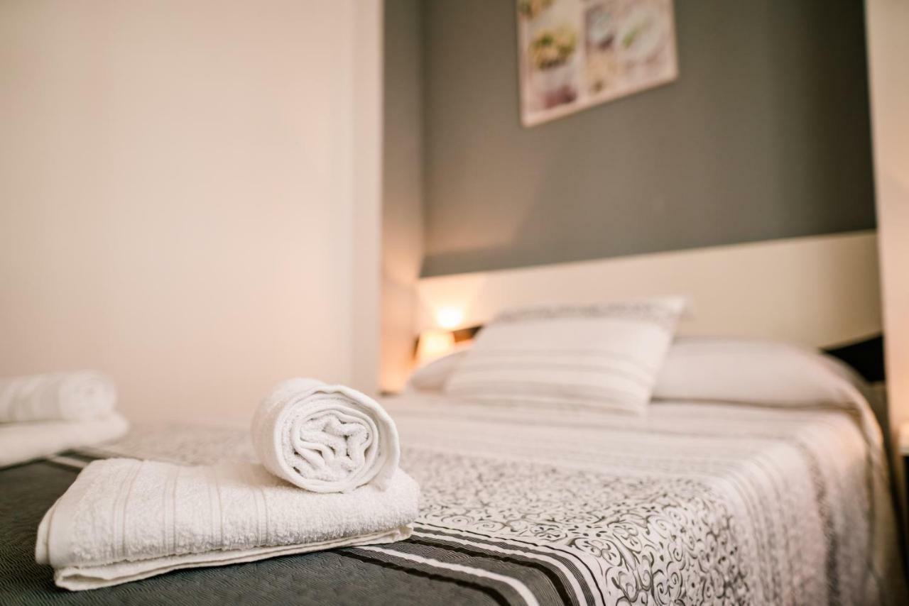 Apartamentos Enteros O Lagar Мелиде Экстерьер фото