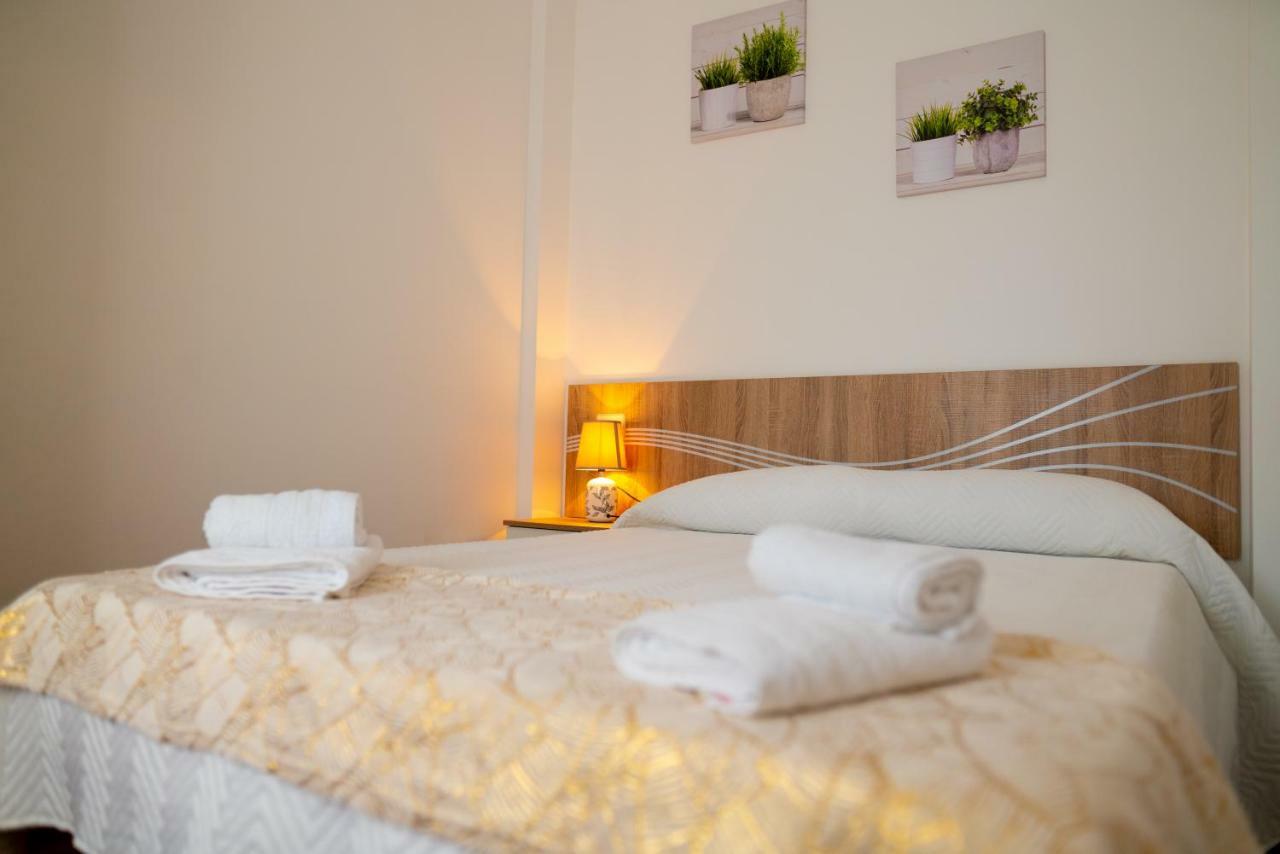 Apartamentos Enteros O Lagar Мелиде Экстерьер фото